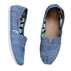 NWOT Toms Classic Slip-on Shoes - Chambray